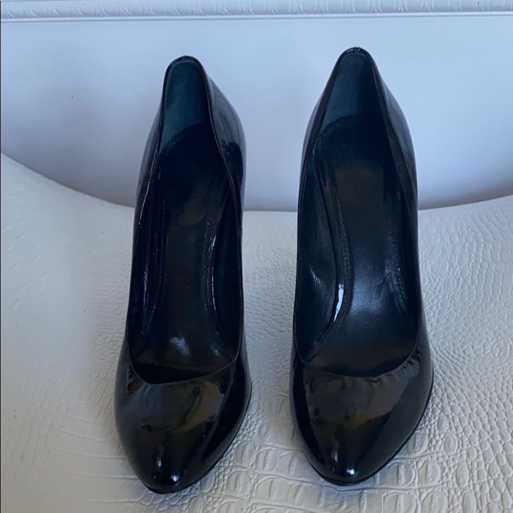 Burberry Black Patent Leather Pumps